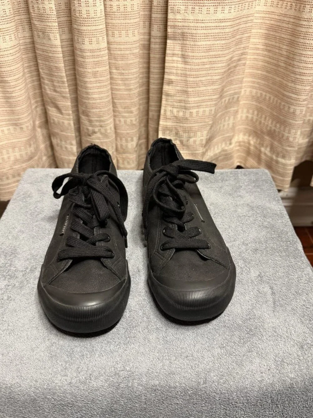 Rocket Dog Black Canvas Lace-Up Sneakers Women's 8